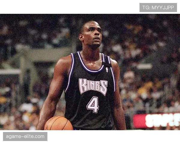 克里斯·韦伯内线高效策应对比同时代中锋优势明显