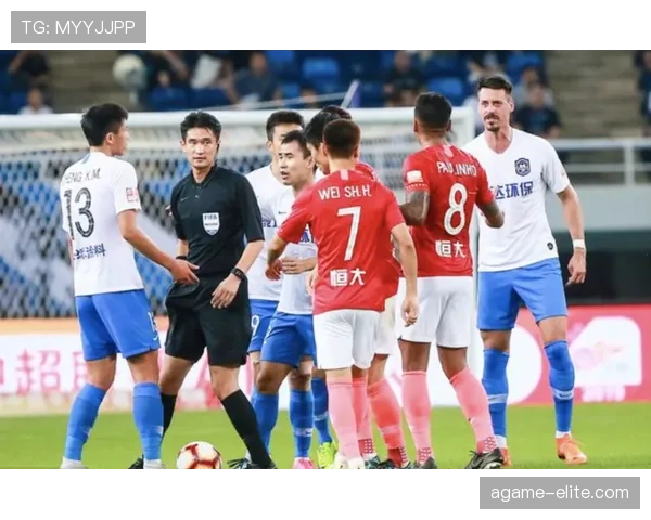 禁区外犯规的判罚标准与裁判判决原则详解