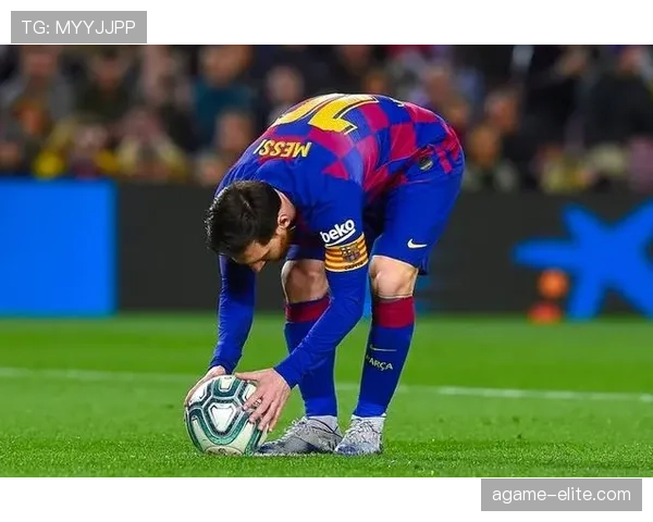 点球主罚前队友提前进区，为何不吹？规则如何界定？