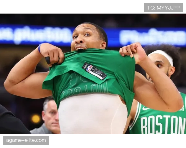 格兰特·威廉姆斯无球跑动提升防守质量 拉开球队多点进攻空间