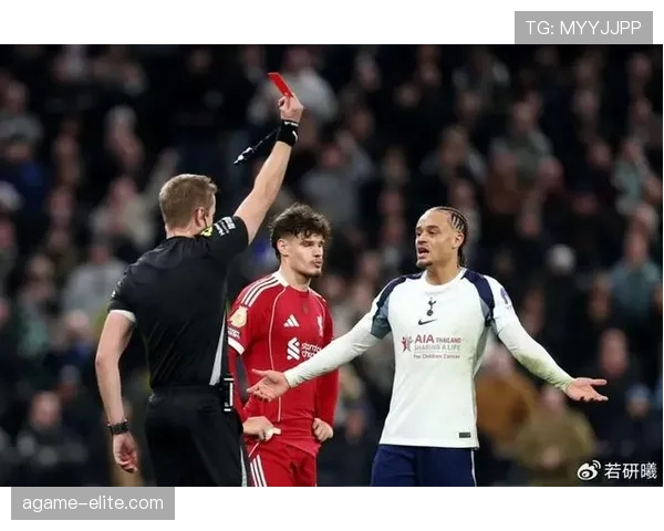 博努奇与范戴克：中卫出球重心从后场组织转向防线前提